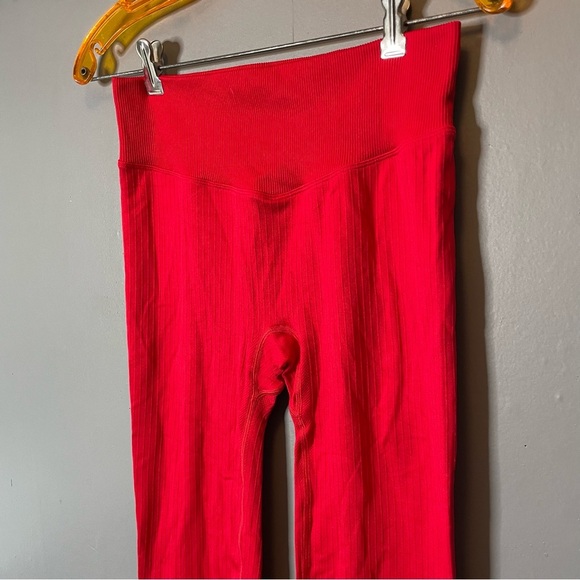 Victoria’s Secret PINK red compression leggings 21” size medium - Picture 2 of 11